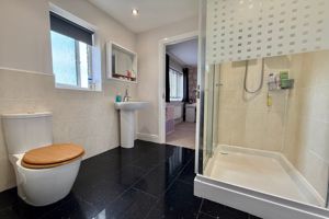 Jack & Jill En-suite- click for photo gallery